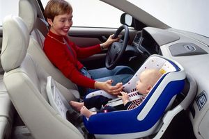 Как установить детское автокресло в автомобиль